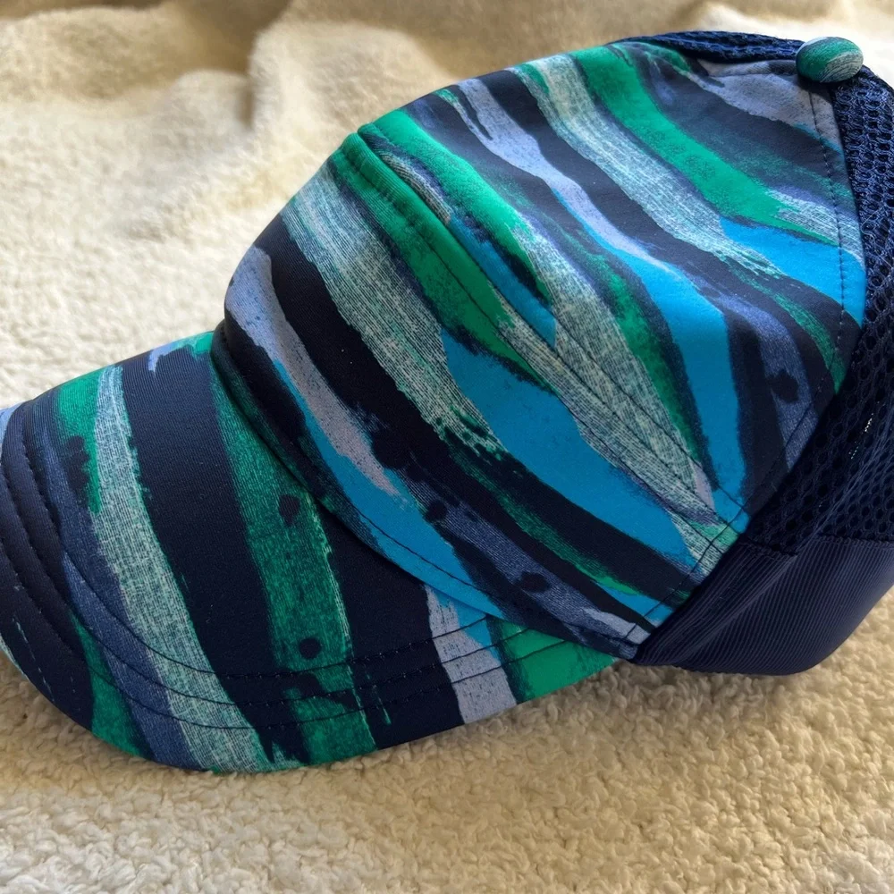 Lululemon Dash and Splash Cap